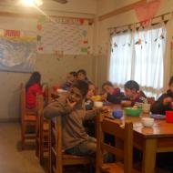 The dinning room of the casa de l@s nin@s in Che Pibe